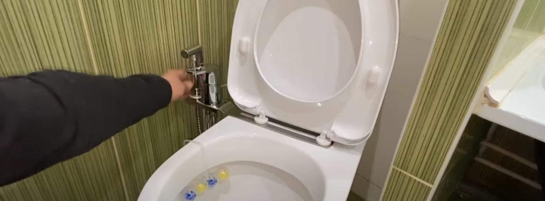 Prysznic higieniczny – to wygodne urządzenie sanitarne