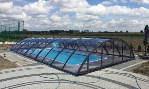 Basen z przeciwprądem – idealne rozwiązanie do małych ogrodów i ograniczonej przestrzeni