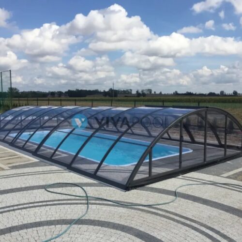 Basen z przeciwprądem – idealne rozwiązanie do małych ogrodów i ograniczonej przestrzeni